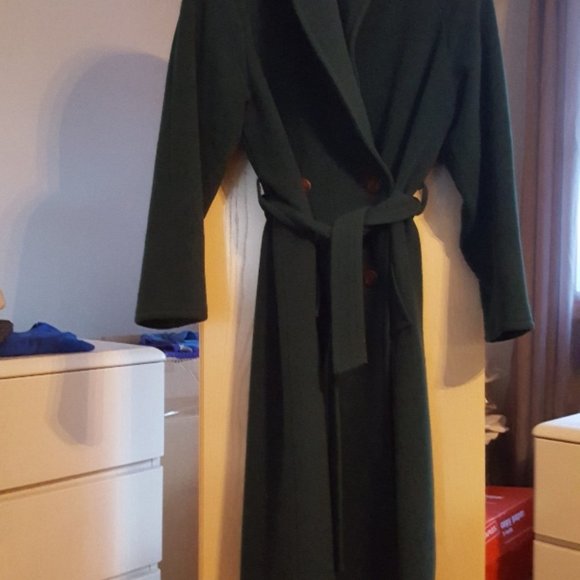 Woman's wool winter coat - Picture 2 of 6